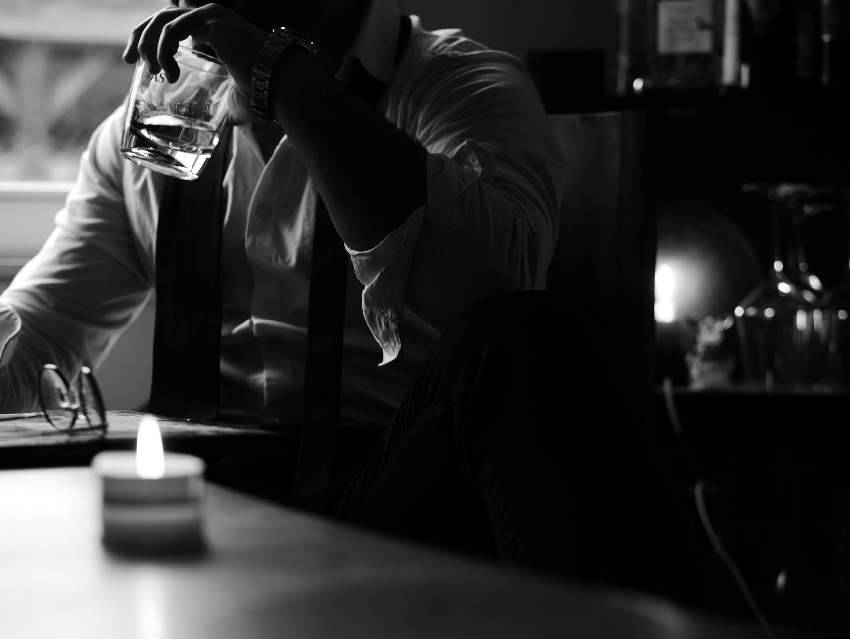 Ambiance du Black Pearl, bar à rhum à Reims